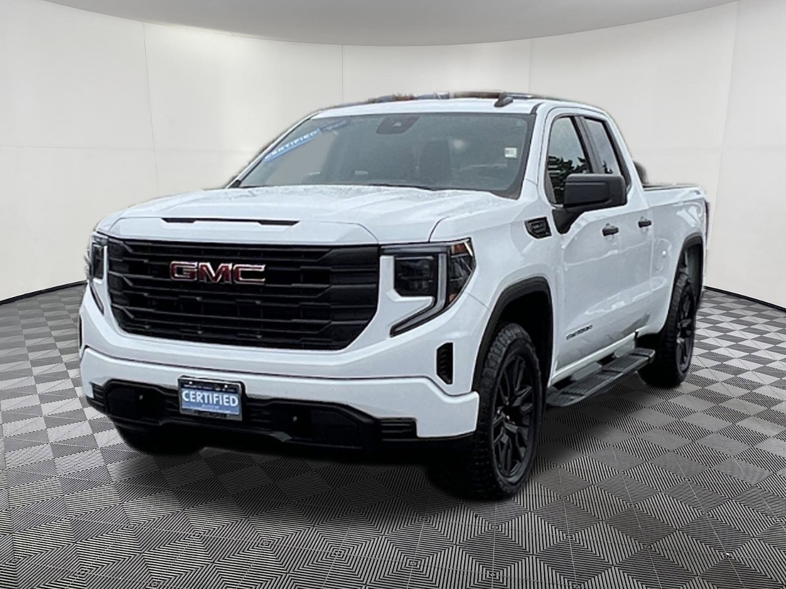 Certified 2025 GMC Sierra 1500 Pro w/ Graphite Edition image 3