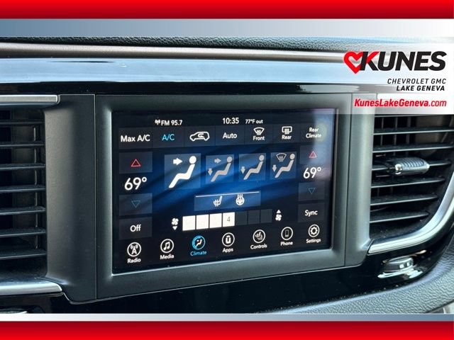Used 2019 Chrysler Pacifica Touring-L FWD image 31