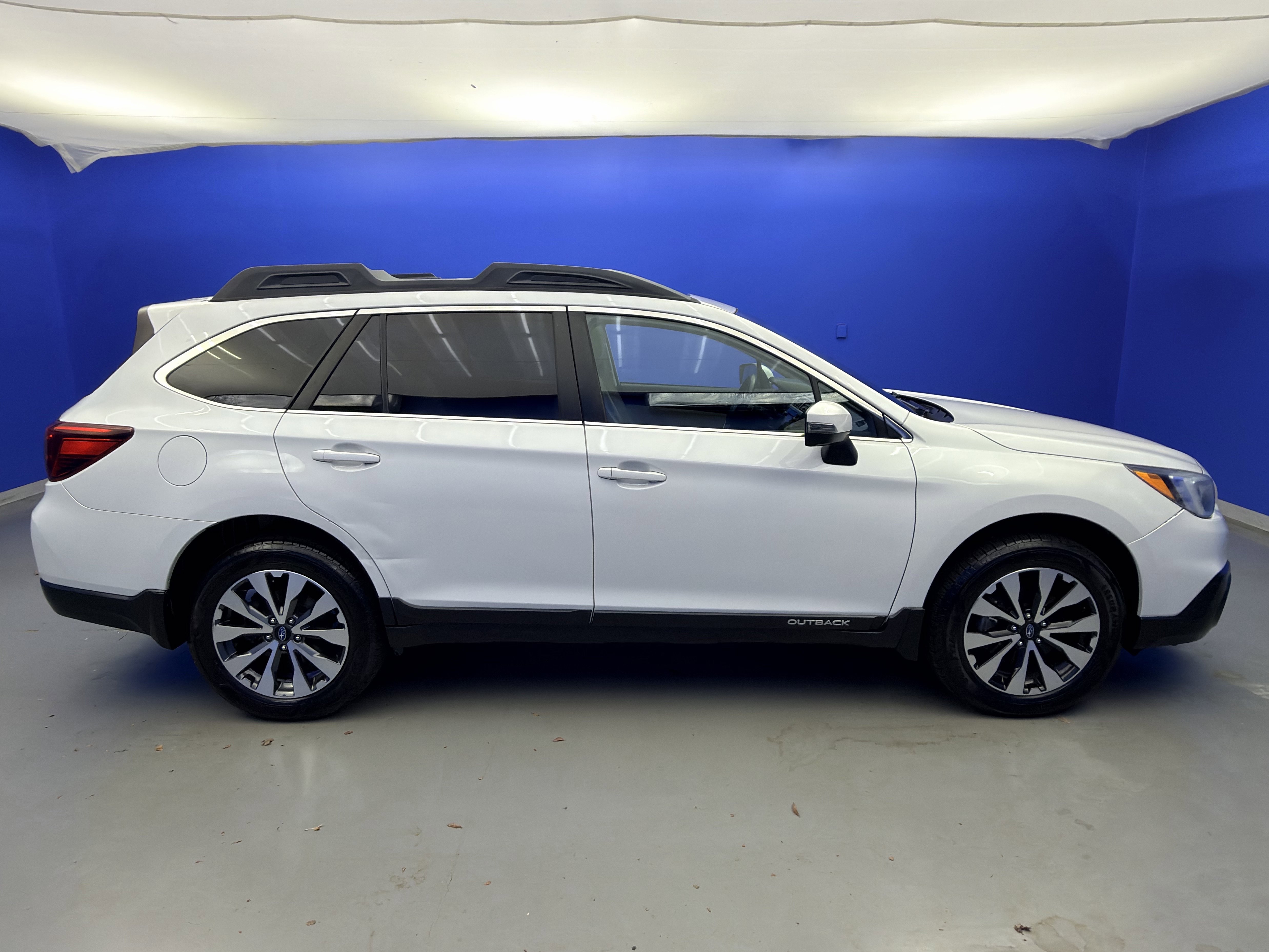 Used 2017 Subaru Outback 3.6R Limited image 8