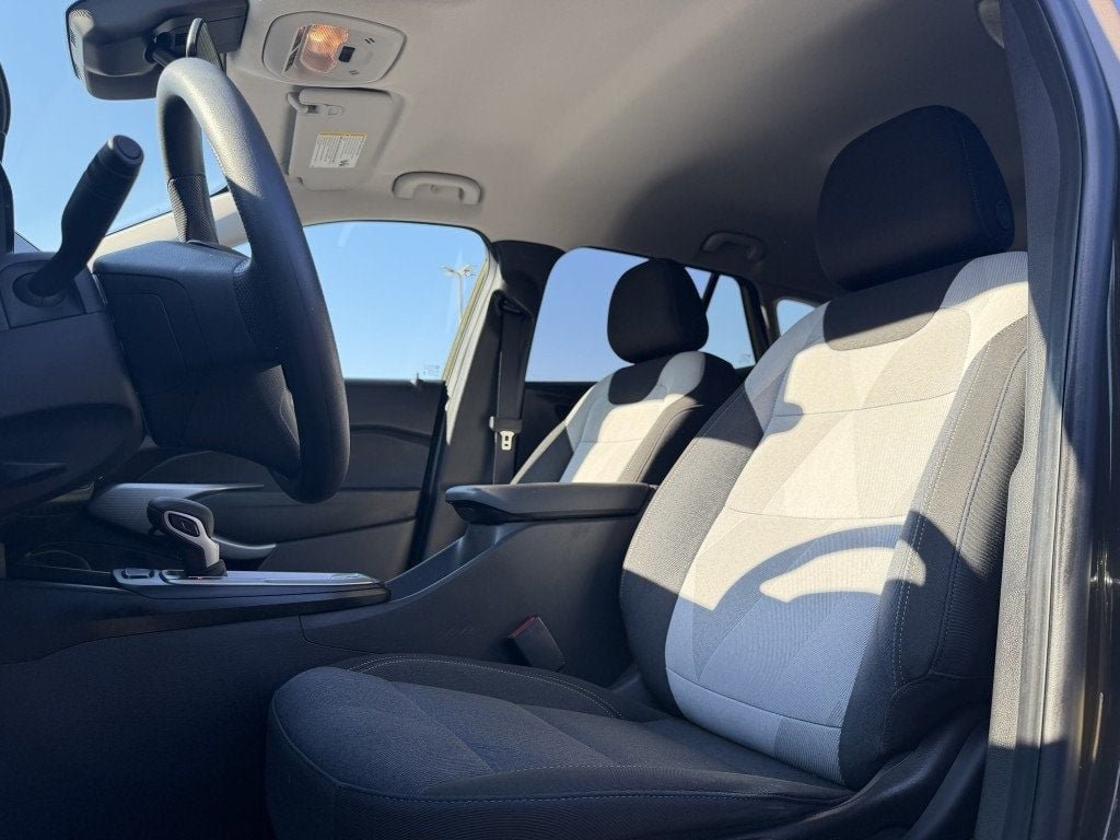 Used 2024 Chevrolet Trax LS w/ LS Convenience Package FWD image 10