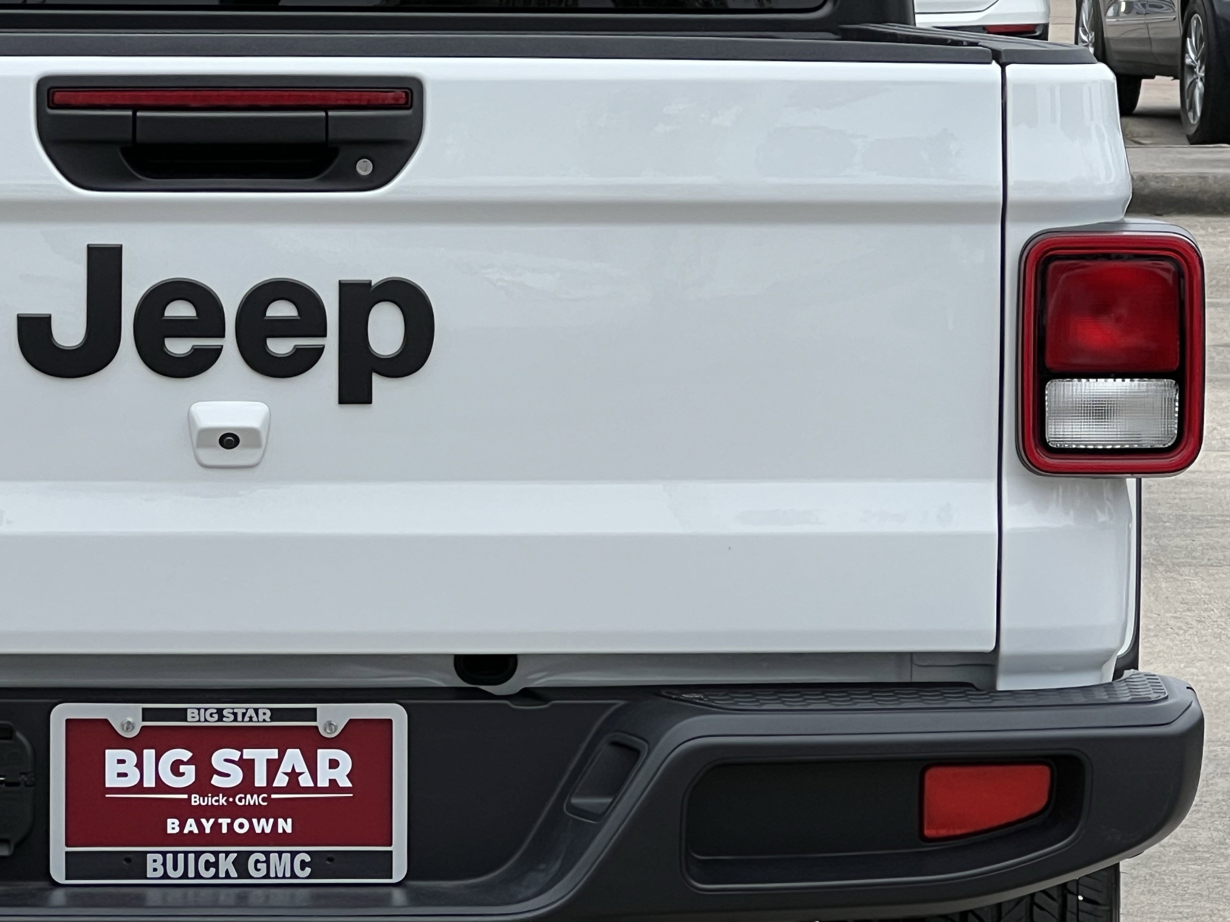 Used 2024 Jeep Gladiator Sport image 5