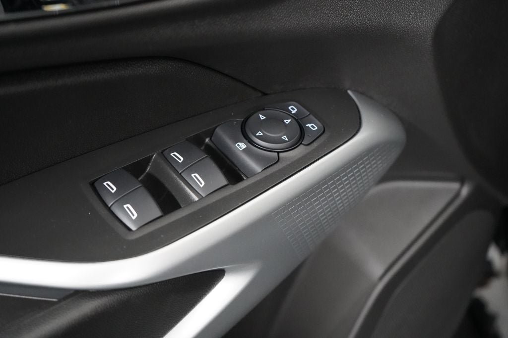 Used 2025 Chevrolet Trax LS FWD image 21