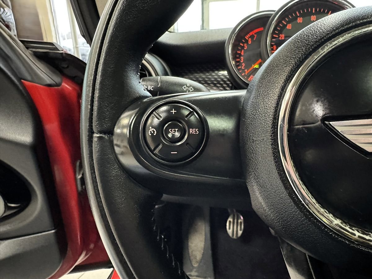 Used 2014 MINI Cooper S image 40