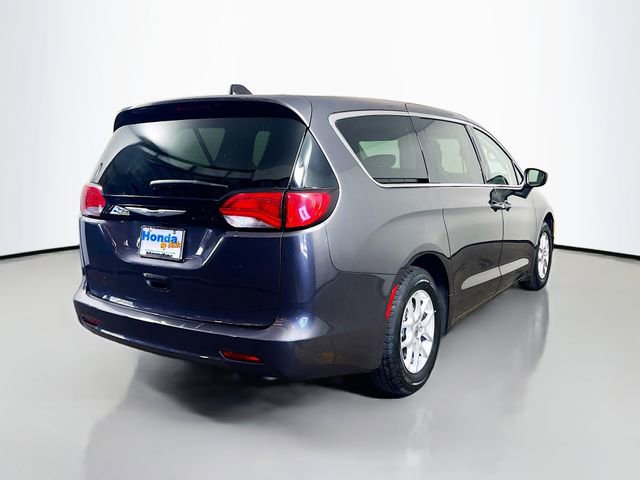 Used 2023 Chrysler Voyager LX FWD image 8