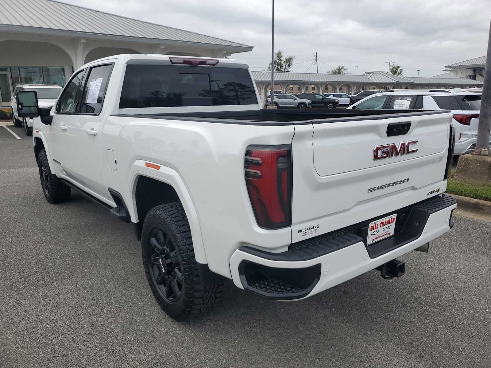 Used 2024 GMC Sierra 2500 AT4 w/ AT4 Premium Plus Package AWD/4WD image 3