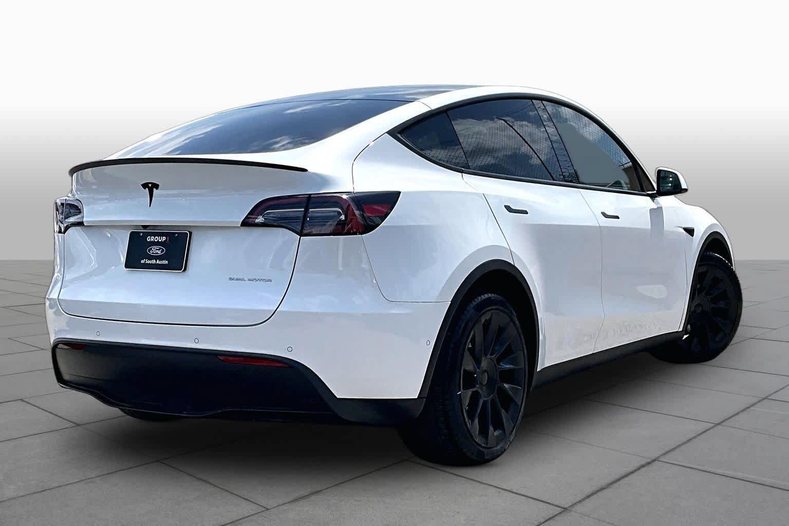 Used 2021 Tesla Model Y Long Range AWD/4WD image 11