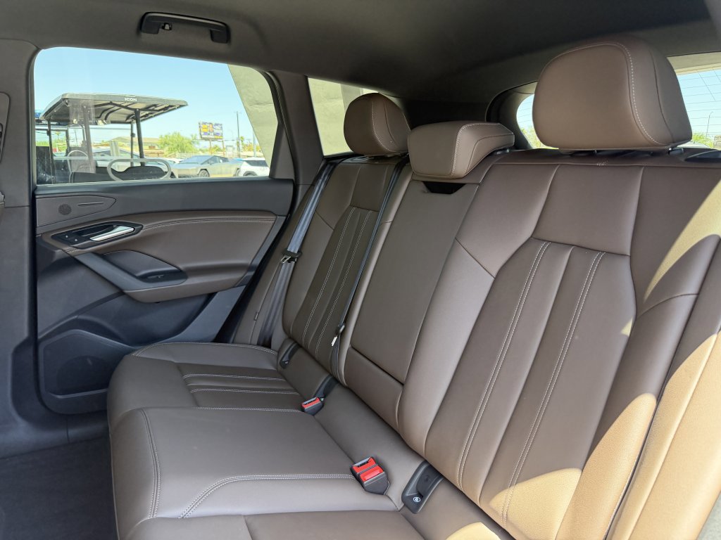 Used 2025 Audi Q6 e-tron Premium w/ Convenience Package RWD image 38