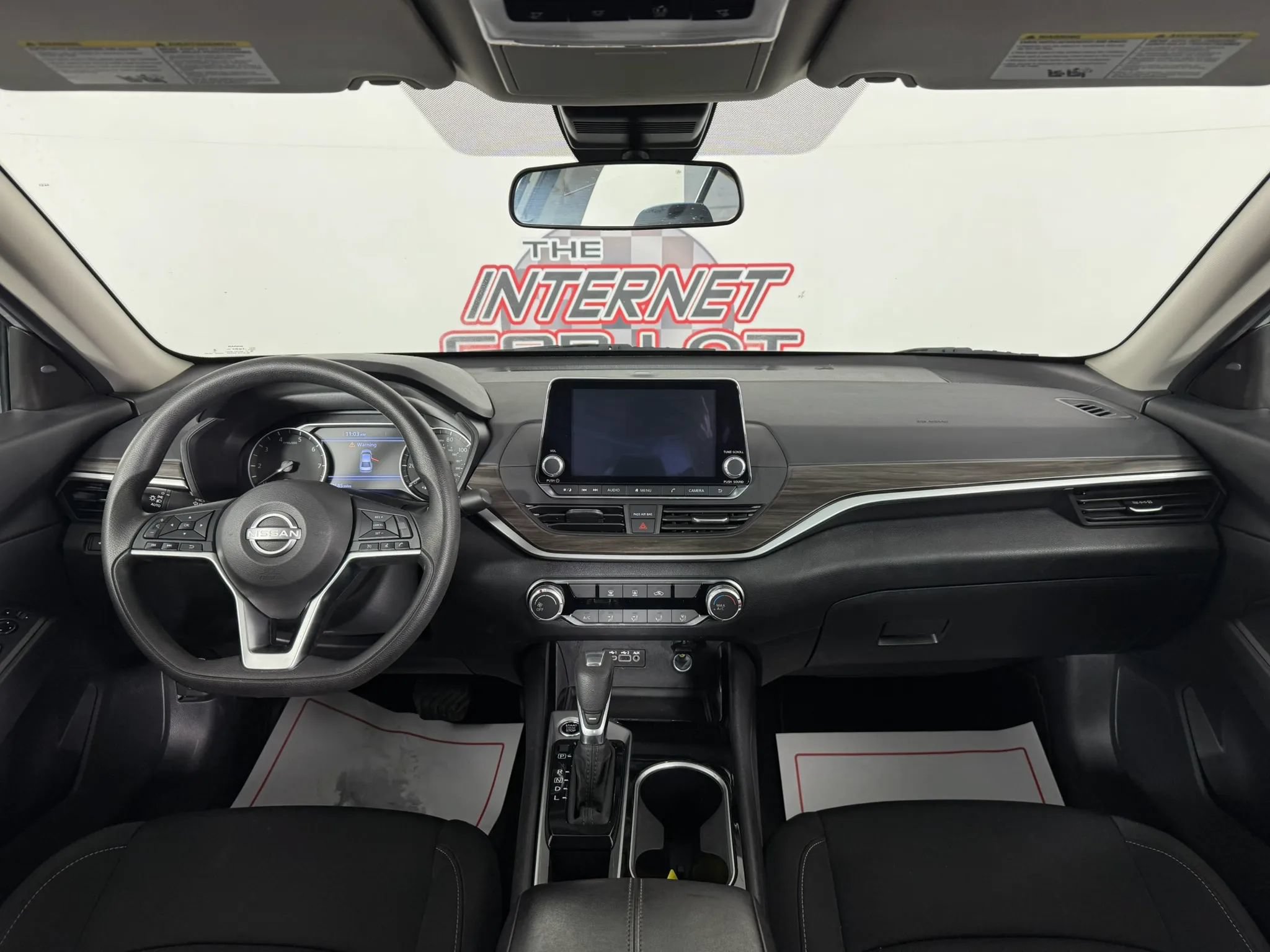 Used 2024 Nissan Altima 2.5 SV FWD image 11