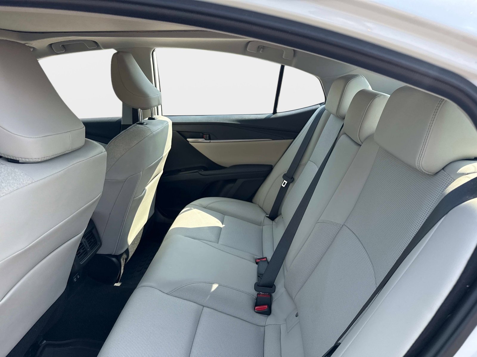 Used 2026 Toyota Camry XLE FWD image 13