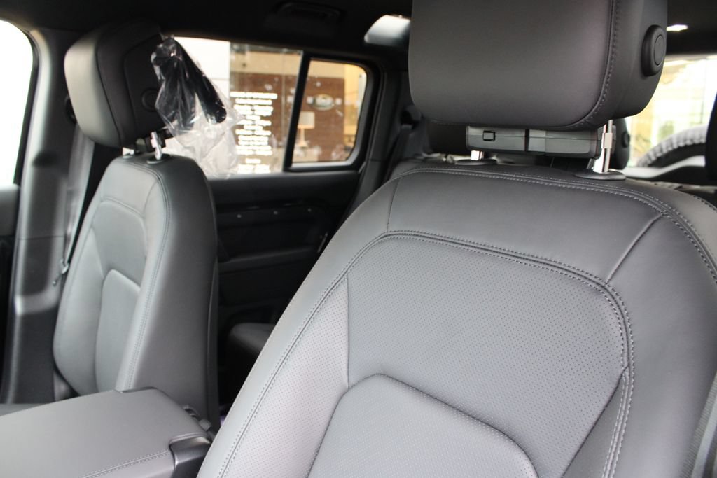 New 2026 Land Rover Defender 110 X-Dynamic SE AWD/4WD image 7