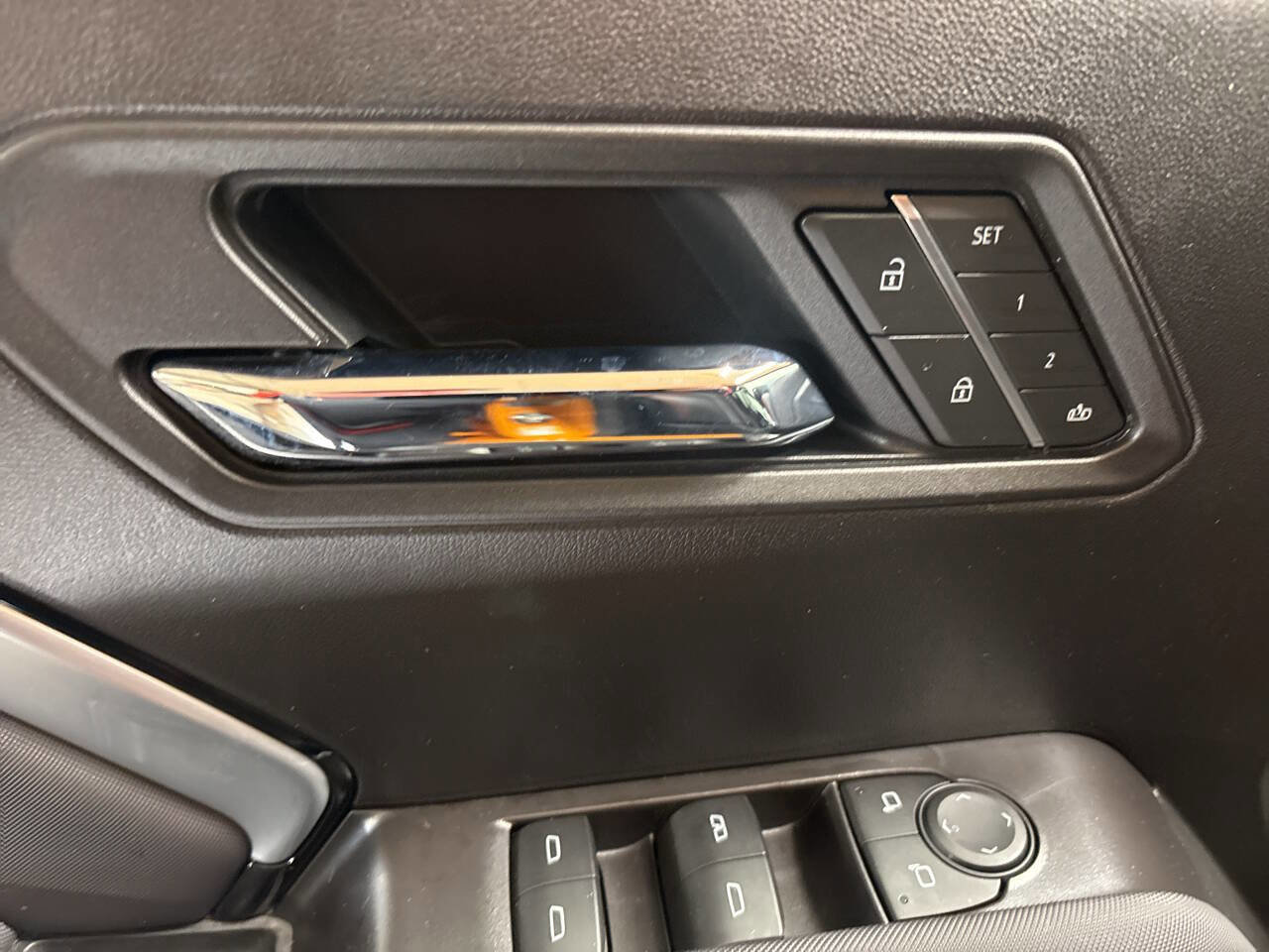 Used 2025 Chevrolet Colorado Z71 w/ Z71 Convenience Package 2 image 18