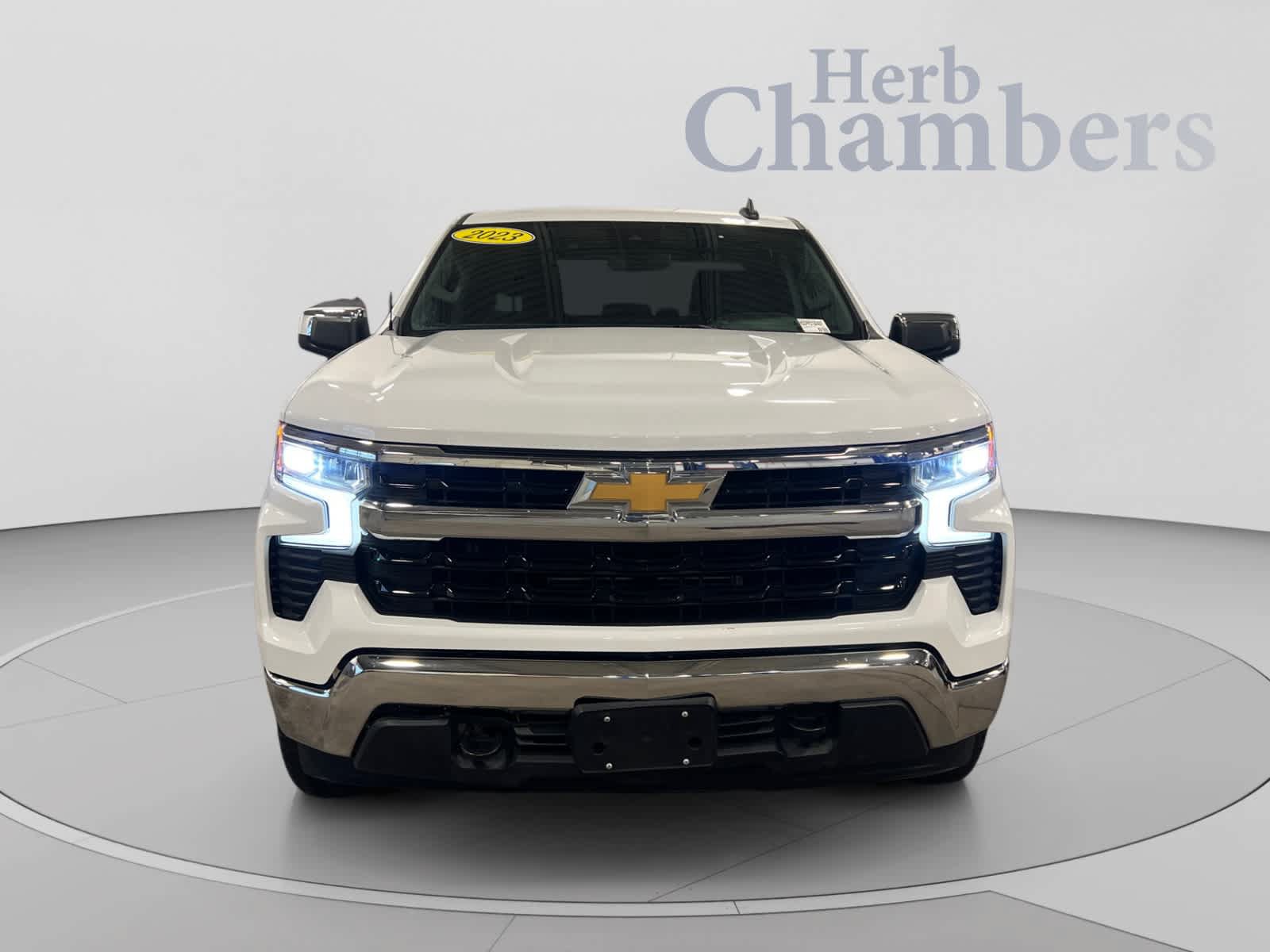 Used 2023 Chevrolet Silverado 1500 LT AWD/4WD image 2