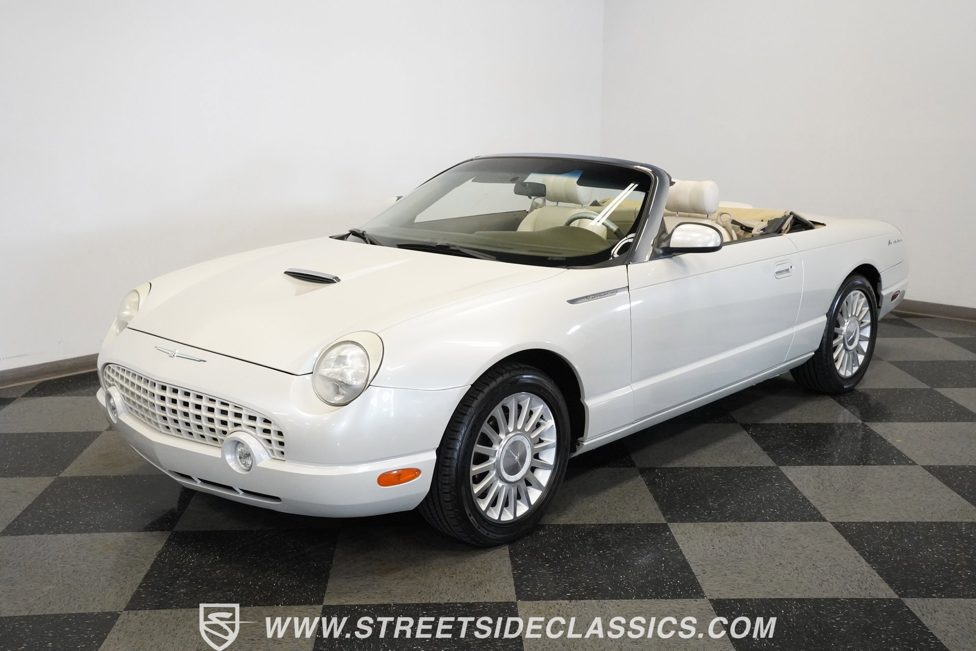 Used 2005 Ford Thunderbird 50th Anniversary image 9
