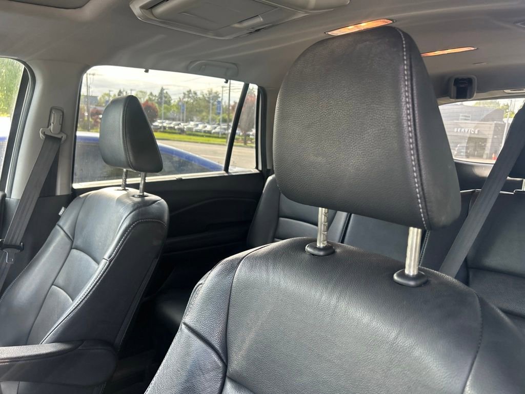 Used 2017 Honda Pilot Touring image 11