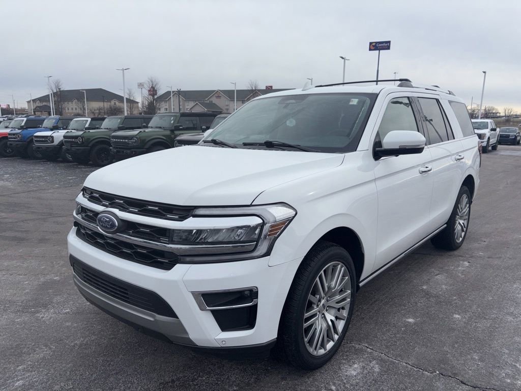 Used 2024 Ford Expedition Limited image 2
