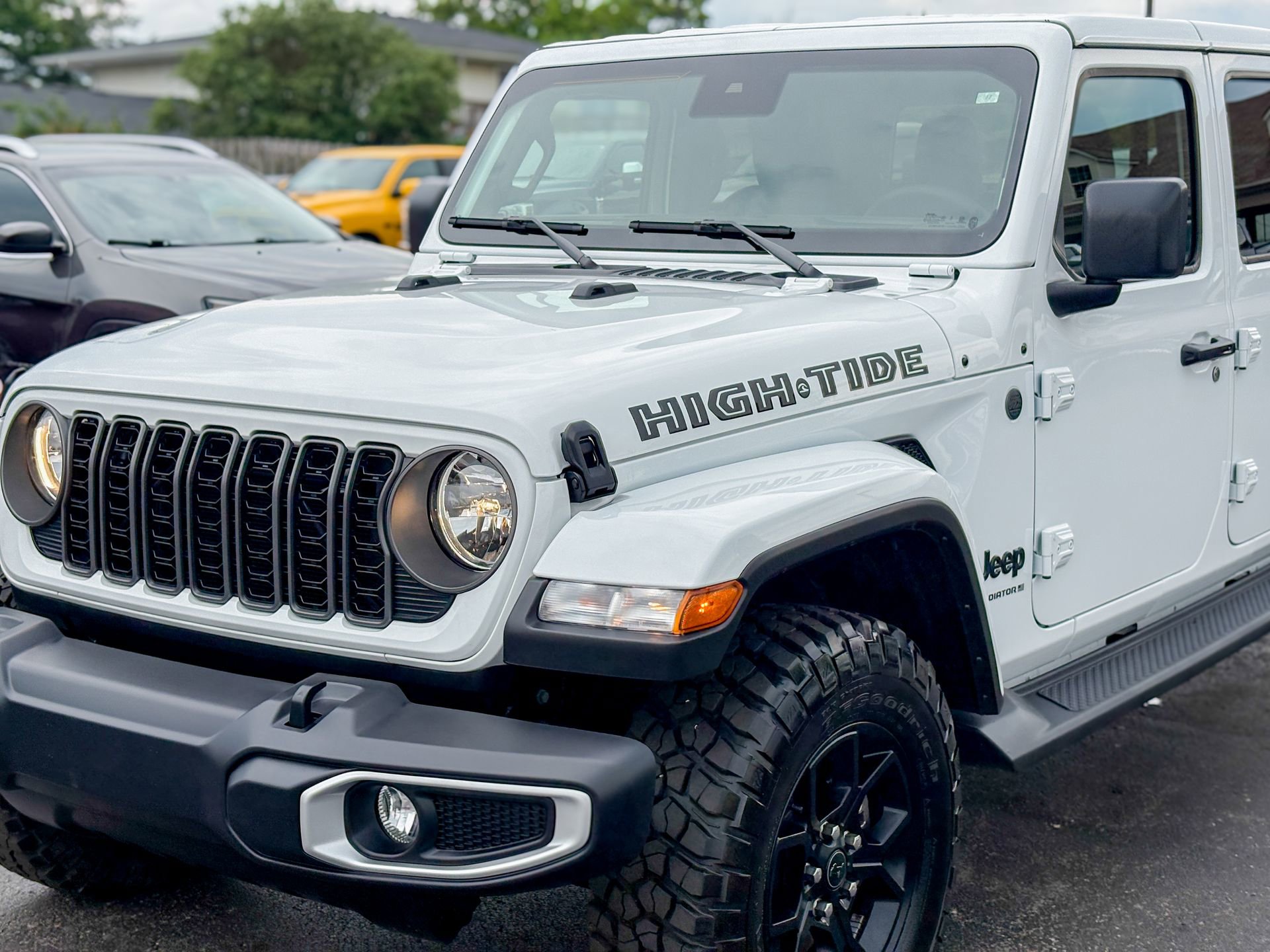 Used 2025 Jeep Gladiator Sport AWD/4WD image 10