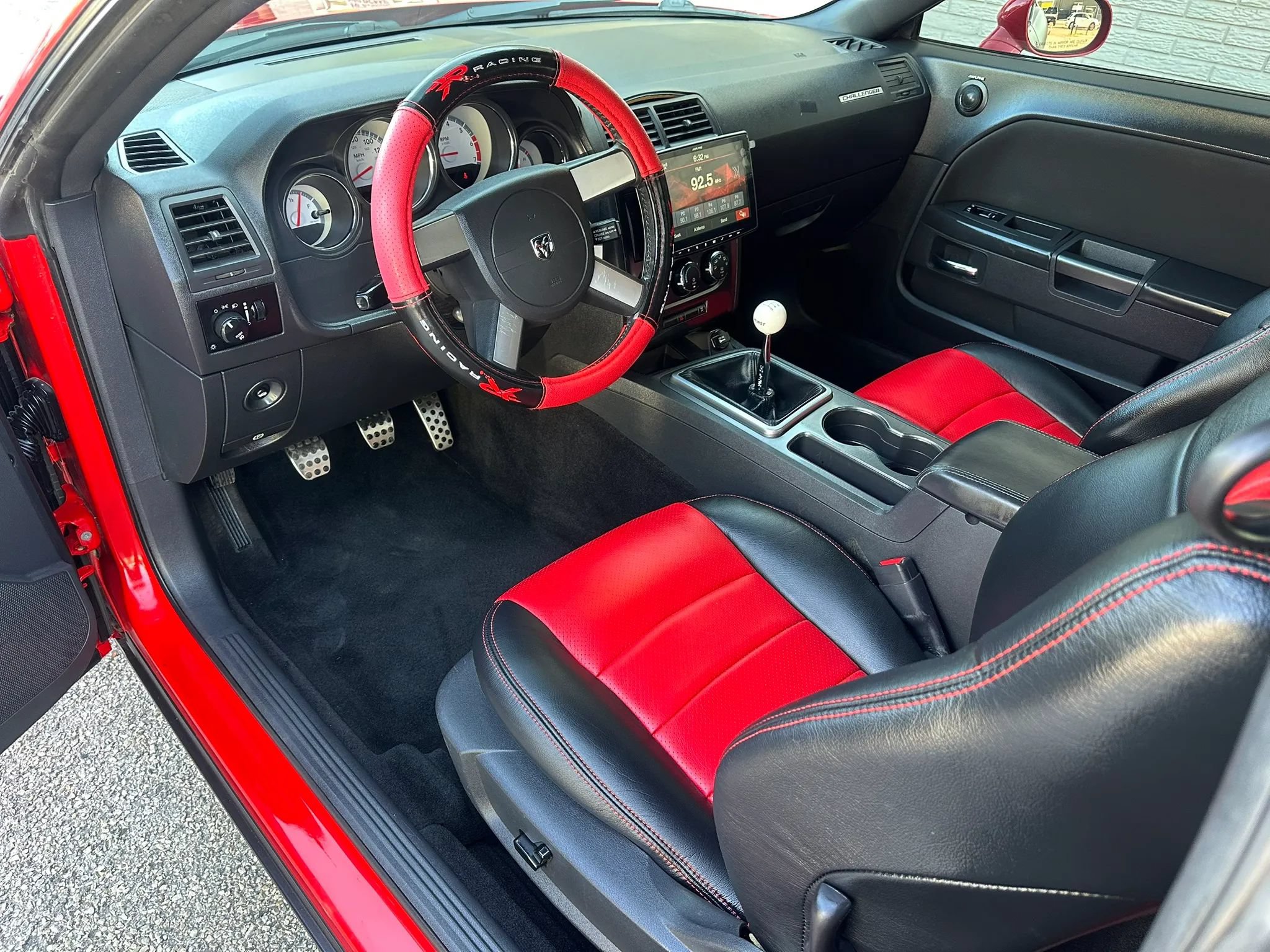 Used 2009 Dodge Challenger R/T RWD image 13