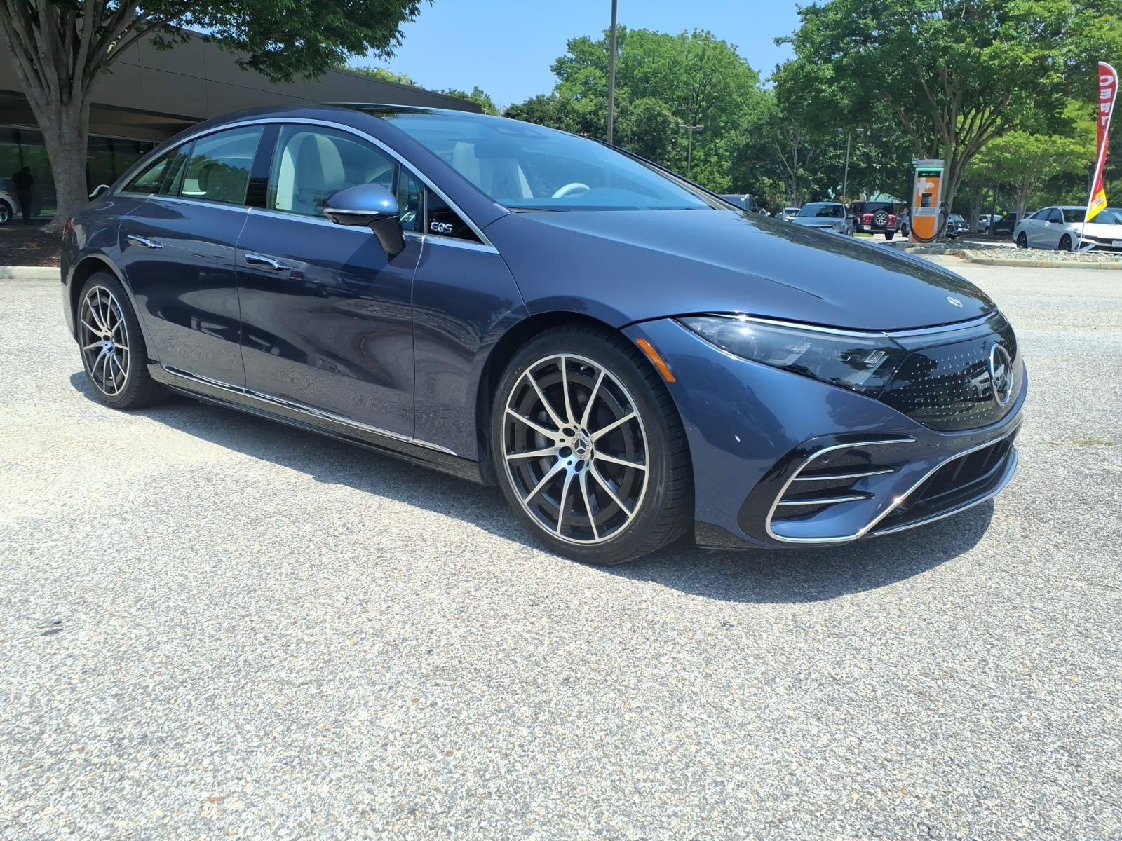 Used 2023 Mercedes-Benz EQS 580 4MATIC Sedan w/ Manufactur Interior Package image 4