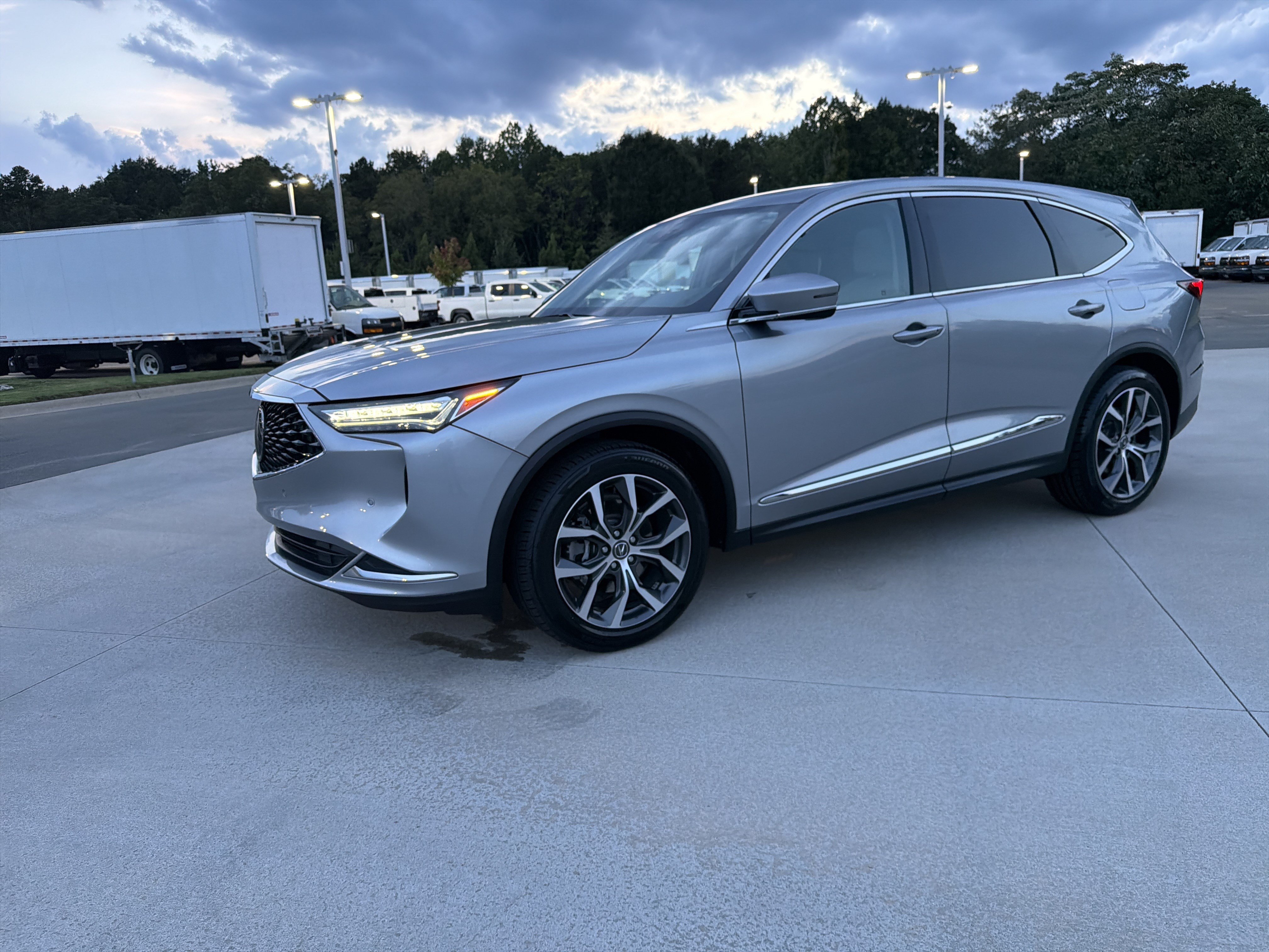 Used 2024 Acura MDX w/ Technology Package FWD image 5
