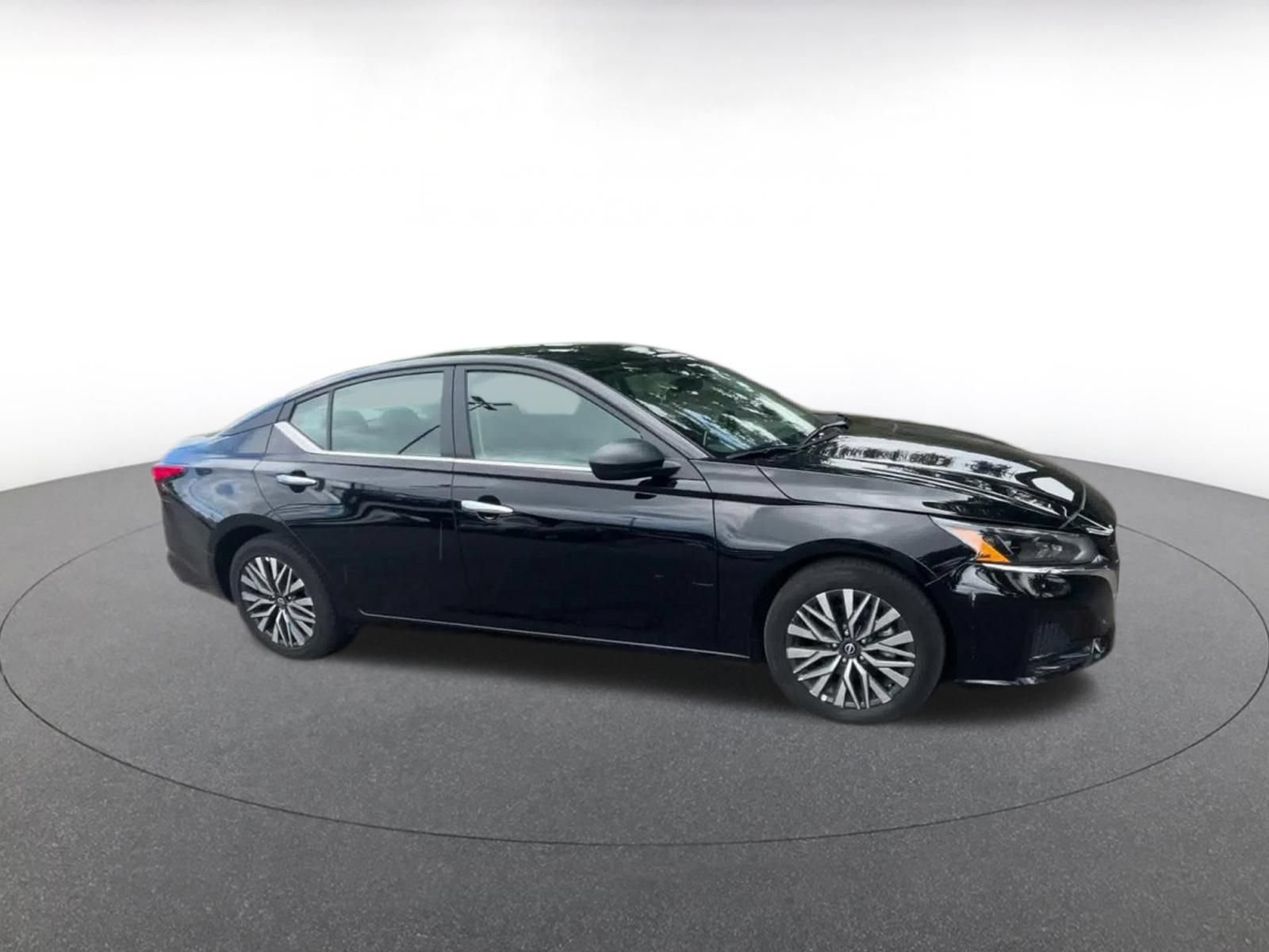Used 2025 Nissan Altima 2.5 SV FWD video 2
