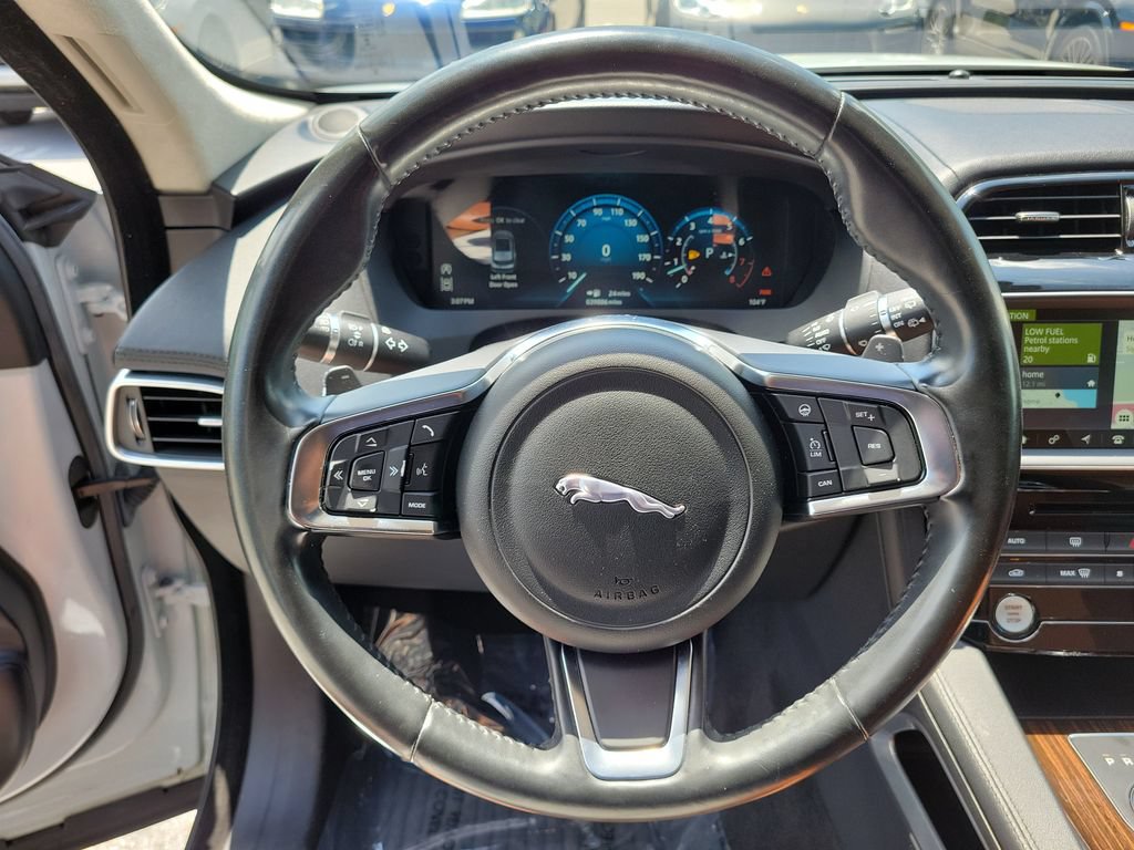 Used 2018 Jaguar F-PACE Portfolio AWD/4WD image 34