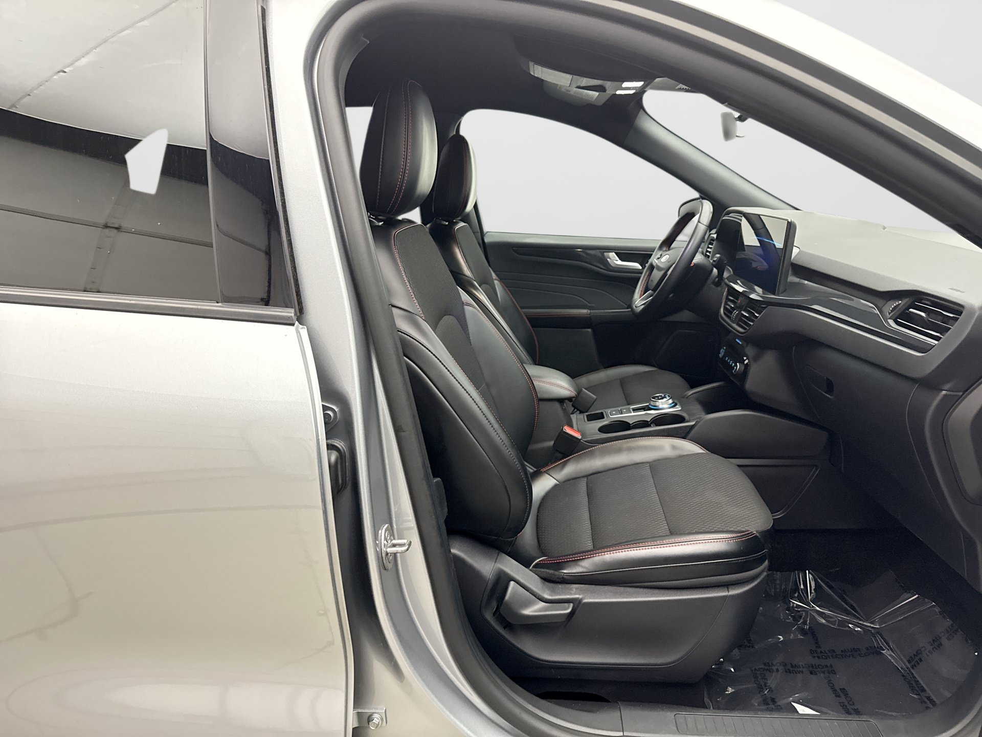 Used 2024 Ford Escape ST-Line w/ Tech Pack #1 AWD/4WD image 17