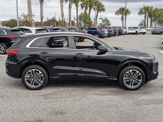 Certified 2025 Audi Q5 Premium w/ Convenience Package image 4