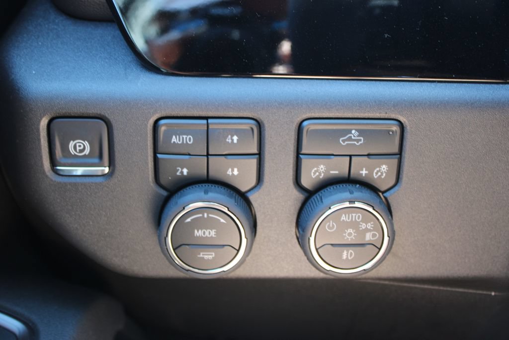 New 2026 Chevrolet Silverado 1500 LT Trail Boss w/ Convenience Package II AWD/4WD image 46