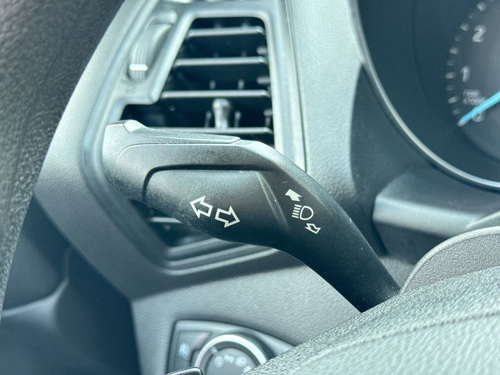 Used 2017 Ford Escape SE w/ Equipment Group 201A image 44