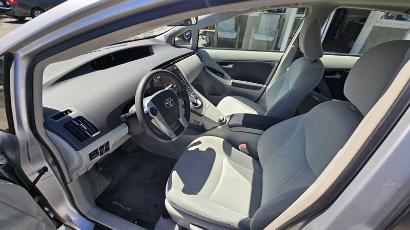 Used 2010 Toyota Prius Two FWD image 10