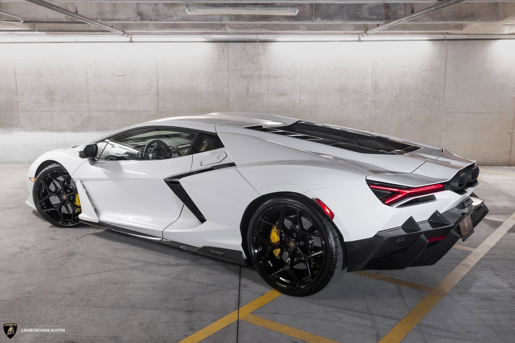 Used 2024 Lamborghini Revuelto image 10