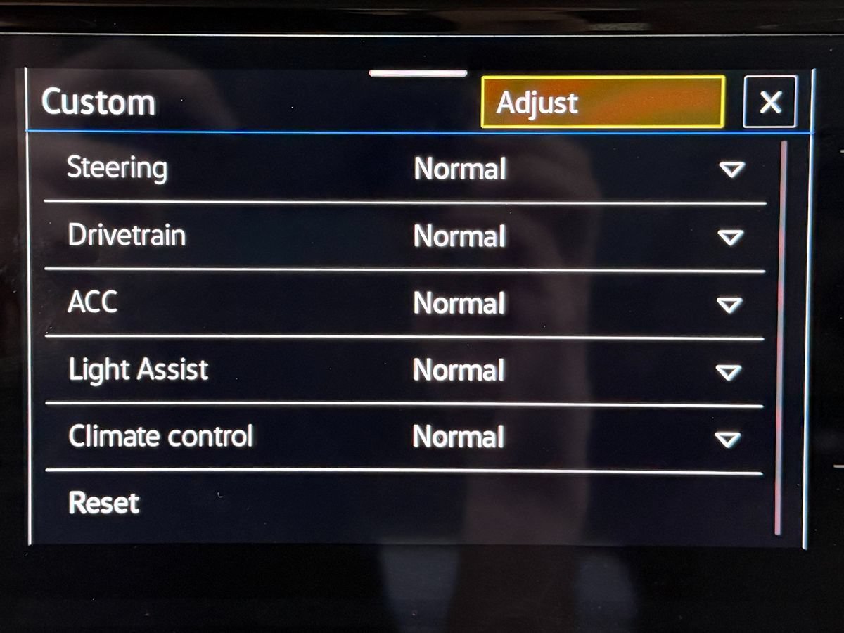 Used 2022 Volkswagen Atlas SEL R-Line AWD/4WD image 27