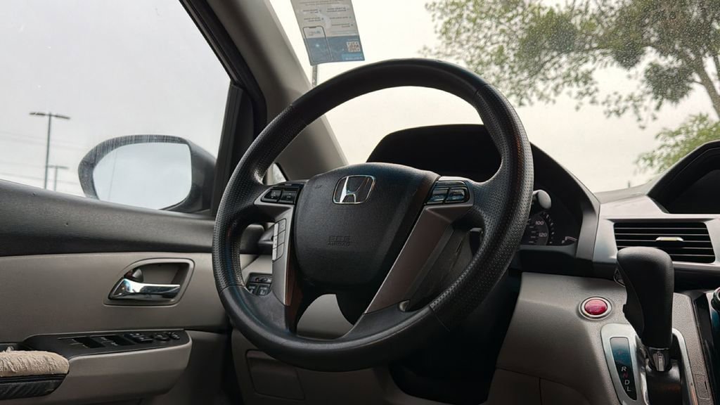 Used 2014 Honda Odyssey EX image 36