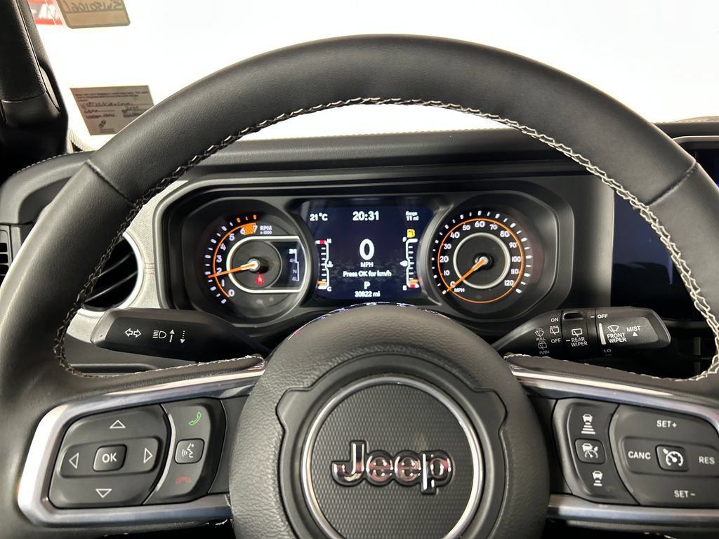 Used 2025 Jeep Wrangler Unlimited Sahara AWD/4WD image 13
