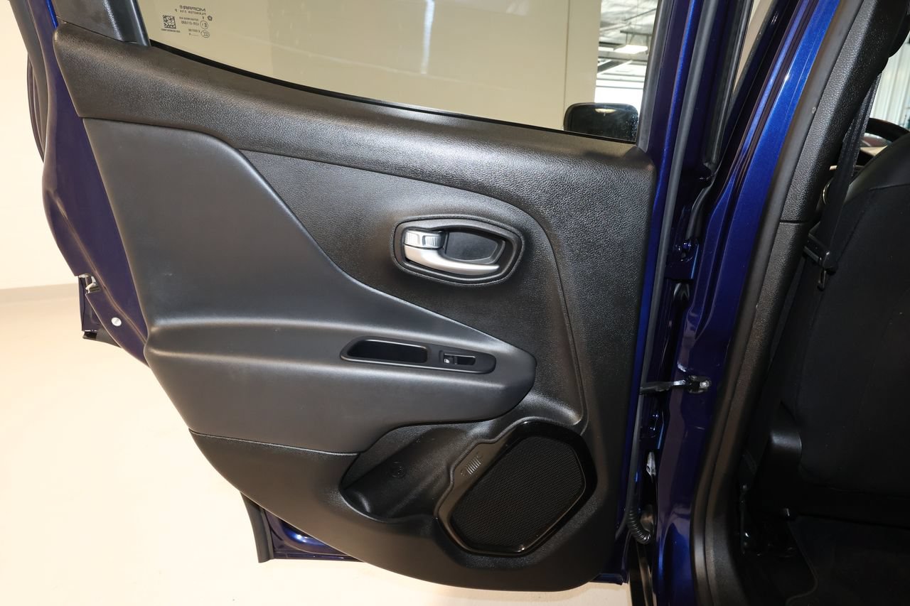 Used 2019 Jeep Renegade Altitude w/ Quick Order Package 2XM AWD/4WD image 20