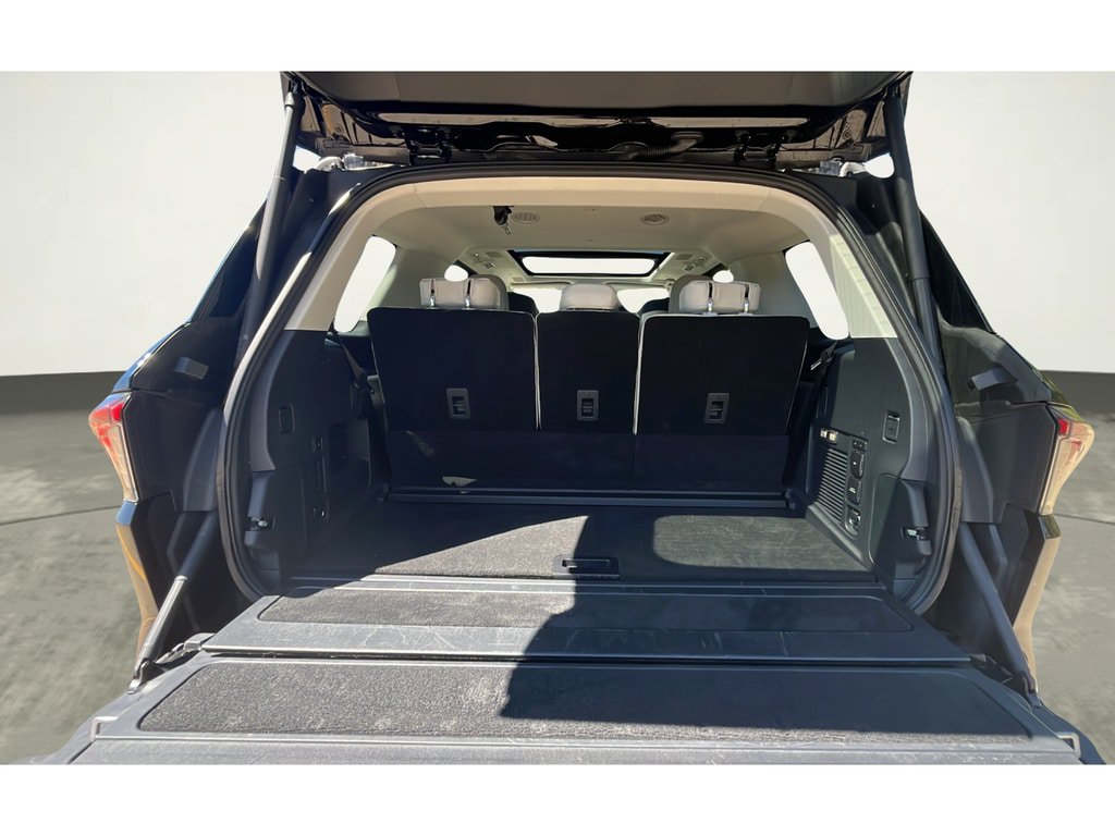 Used 2025 Lincoln Navigator Reserve AWD/4WD image 19
