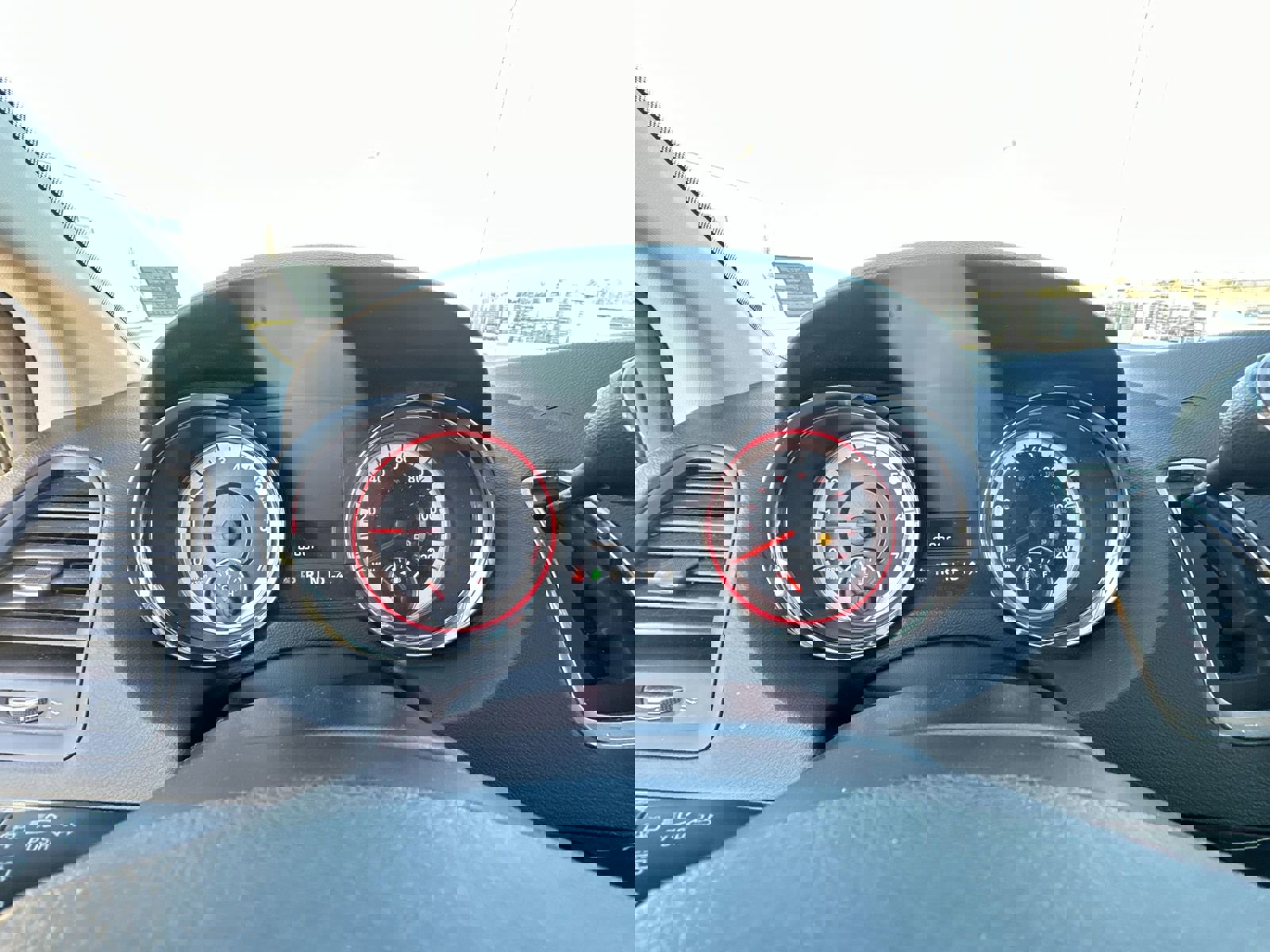 Used 2018 Dodge Grand Caravan SE w/ UConnect Hands-Free Group FWD image 12