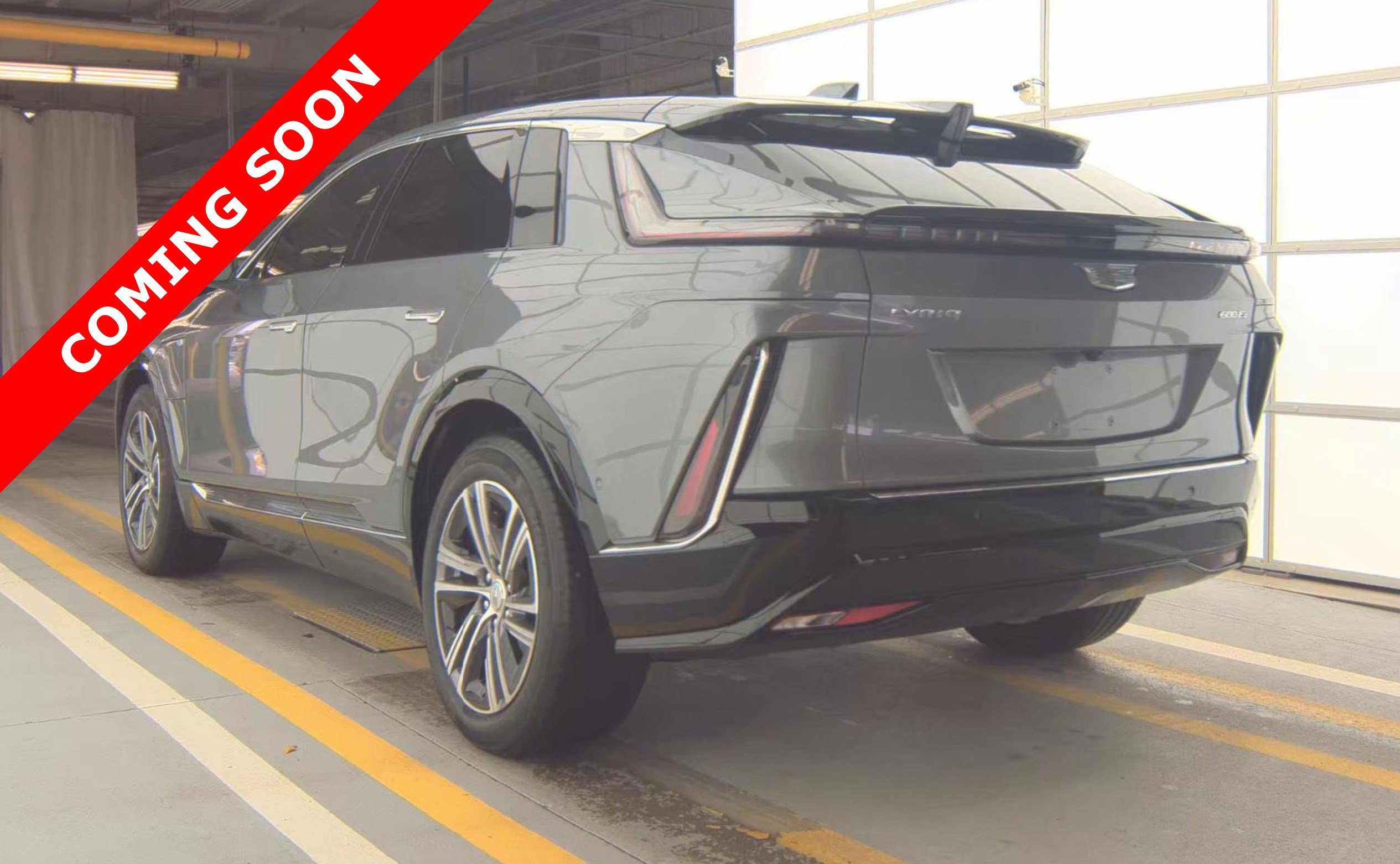 Used 2023 Cadillac Lyriq Luxury AWD/4WD image 3