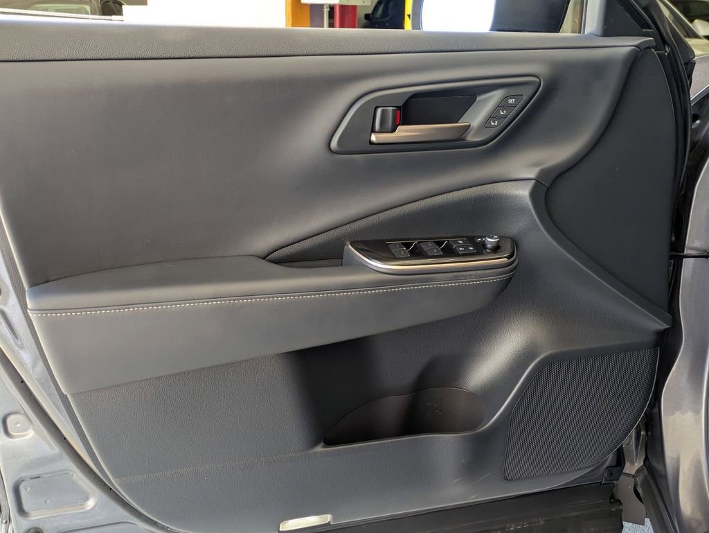 Used 2024 Toyota Crown Limited image 11