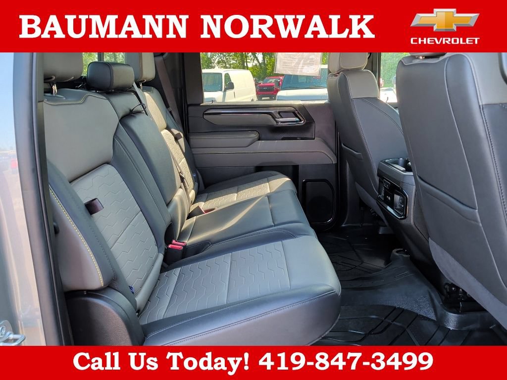 Used 2025 Chevrolet Silverado 2500 ZR2 w/ Technology Package AWD/4WD image 42