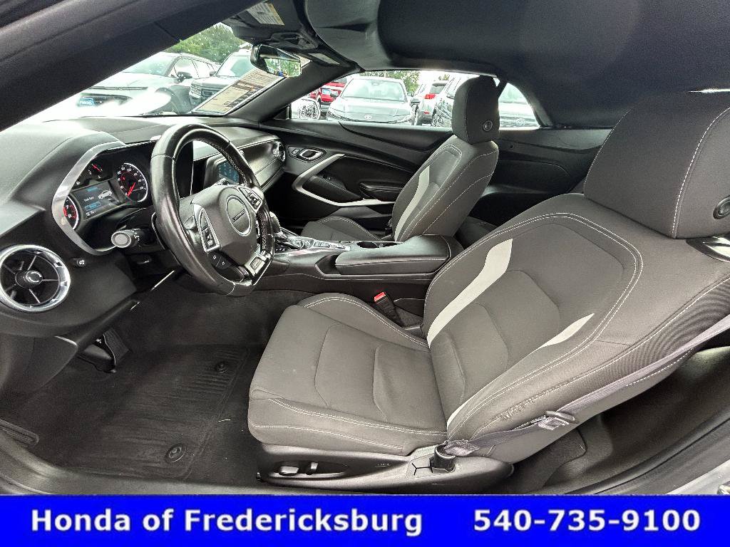Used 2017 Chevrolet Camaro LT RWD image 21