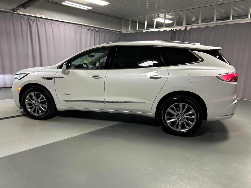 Used 2023 Buick Enclave Avenir w/ Avenir Technology Package AWD/4WD image 4