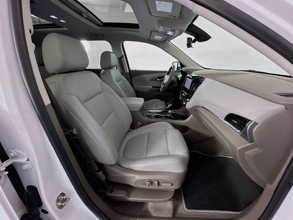 Used 2021 Chevrolet Traverse Premier w/ LPO, Cargo Package image 30