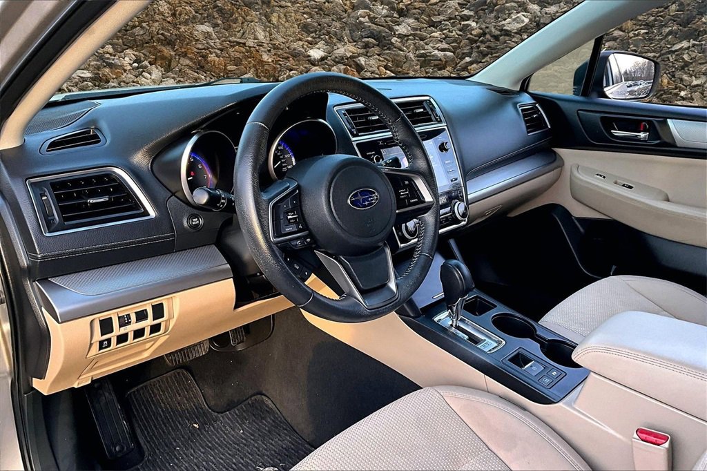 Used 2018 Subaru Outback 2.5i Premium image 11