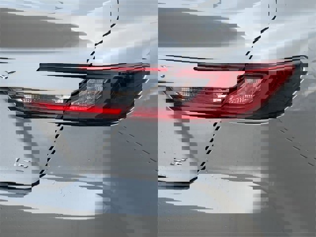 Used 2025 Toyota Camry LE image 7