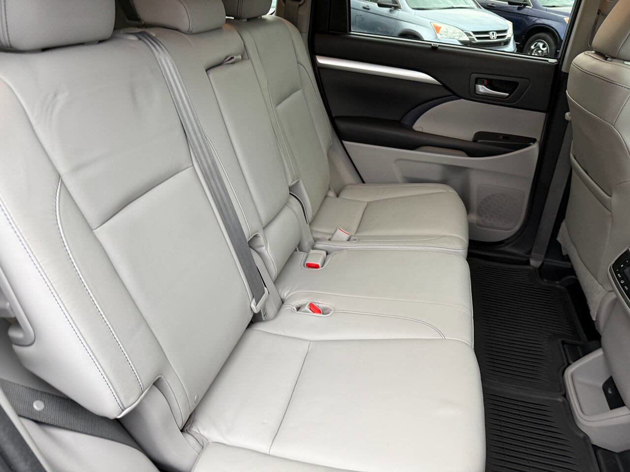 Used 2016 Toyota Highlander XLE AWD/4WD image 90