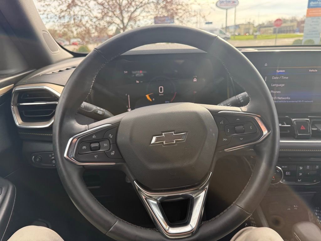 Used 2025 Chevrolet TrailBlazer ACTIV w/ Convenience Package image 12