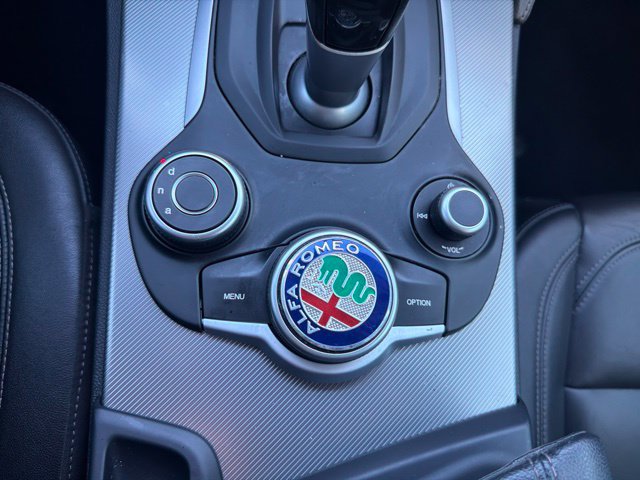 Used 2018 Alfa Romeo Stelvio Sport w/ Quick Order Package 22J Sport AWD/4WD image 19