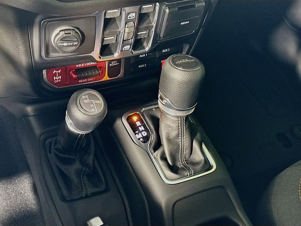 New 2025 Jeep Gladiator Willys image 18