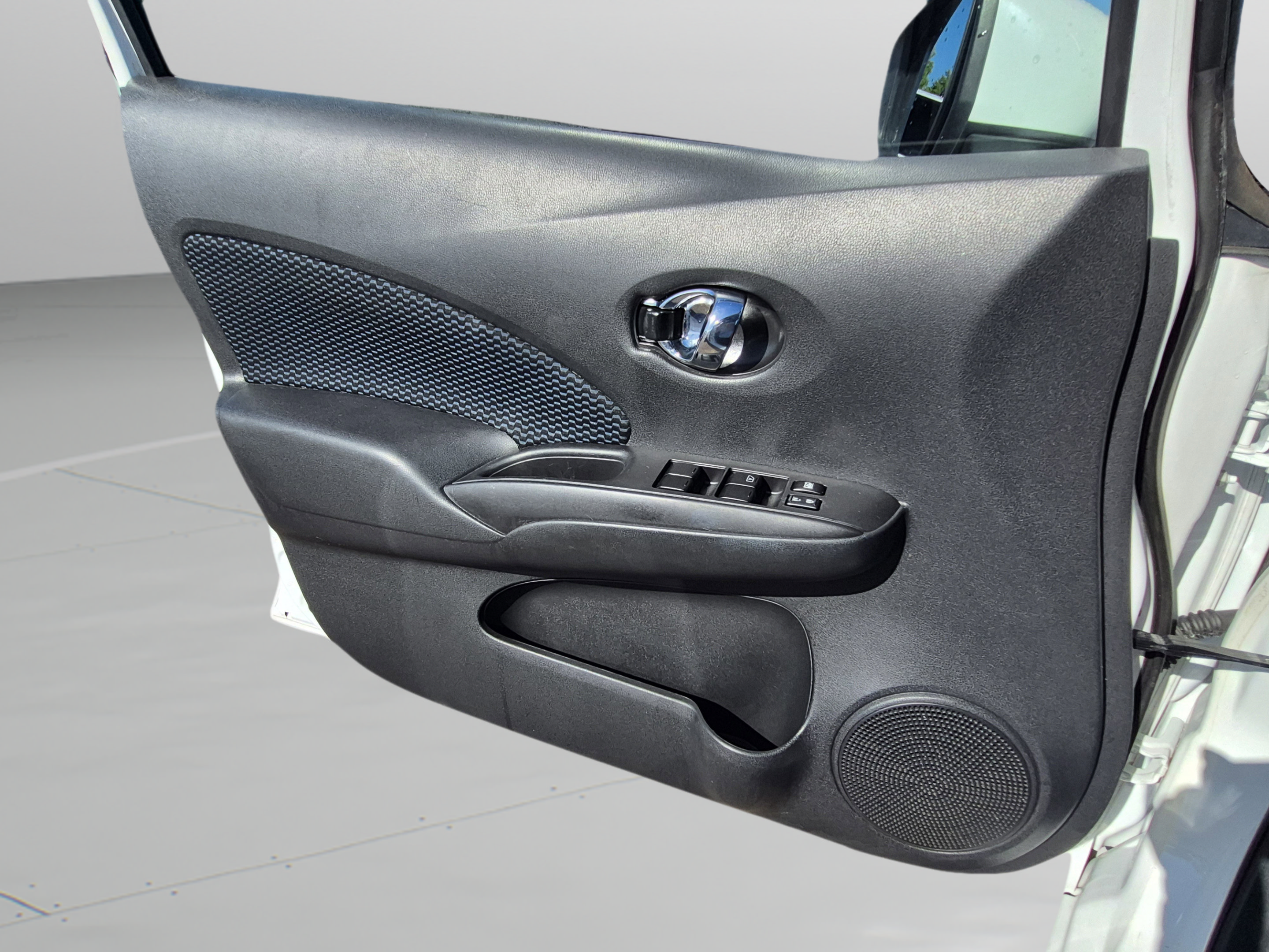 Used 2016 Nissan Versa Note SV FWD image 20